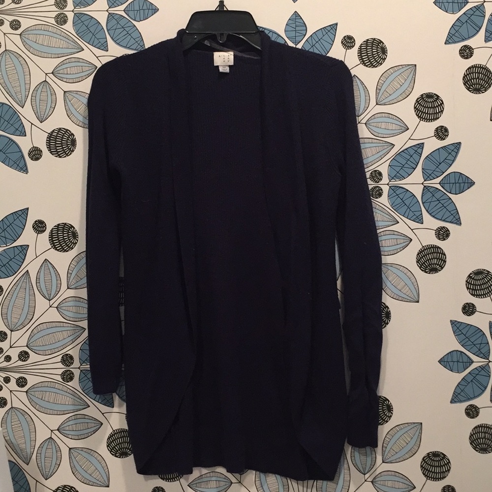 Cute navy cardigan🧵